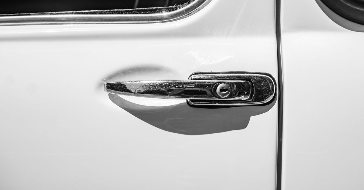 Why a Mobile Automotive Locksmith Is the Right Call — Not Just a Tow Truck — Floral Park Locksmith