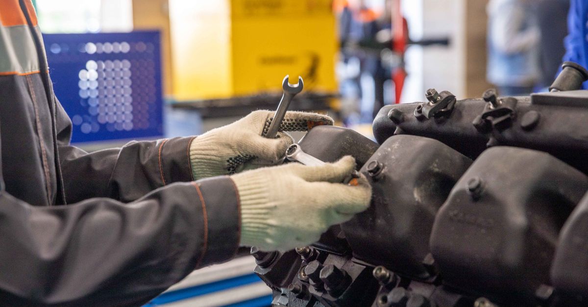 car key cutting machine — Floral Park Locksmith
