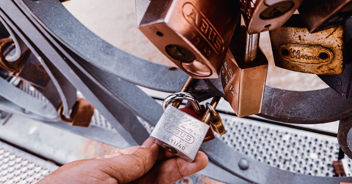 locksmith tools keys — Floral Park Locksmith